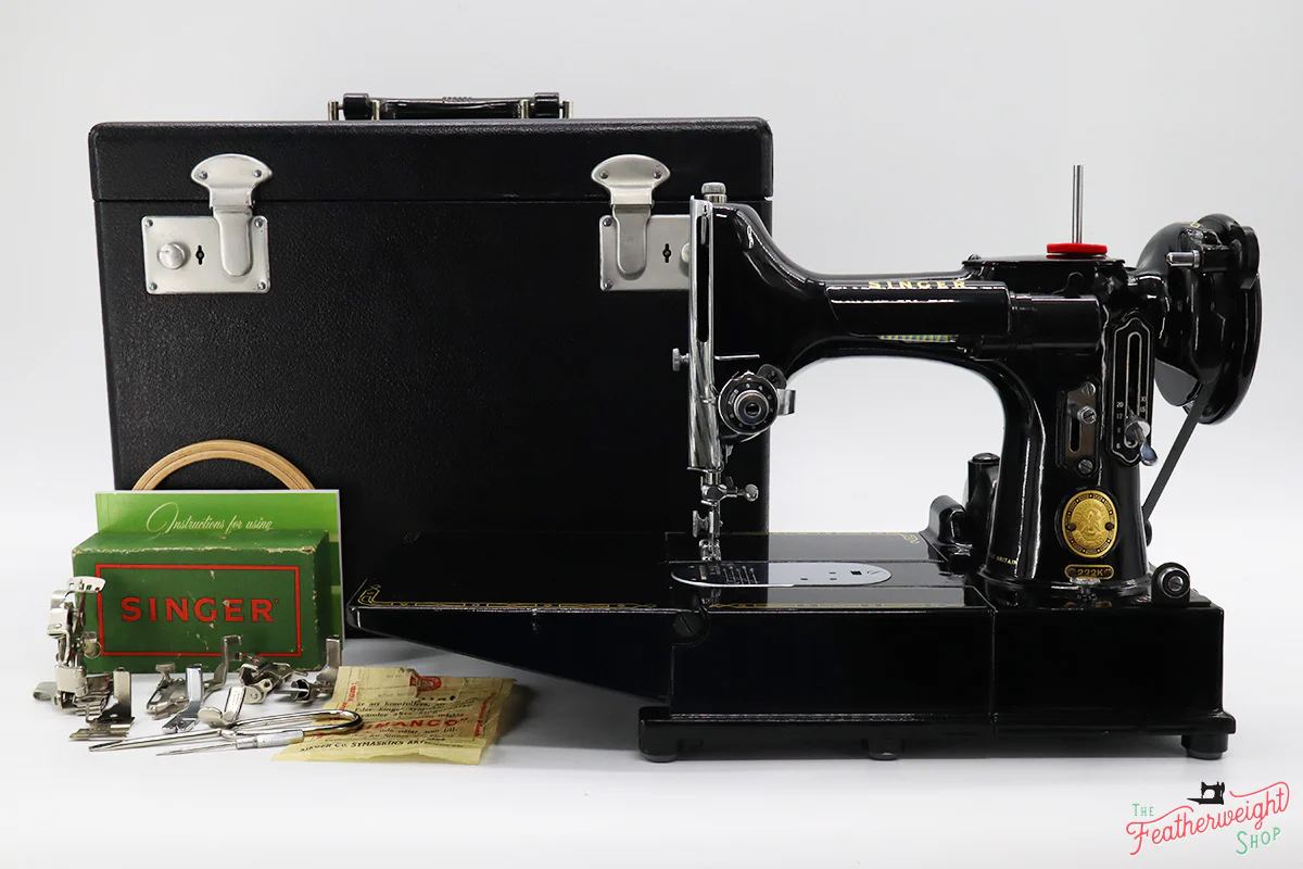 Singer Featherweight 222K Sewing Machine EJ9107** - Image 3