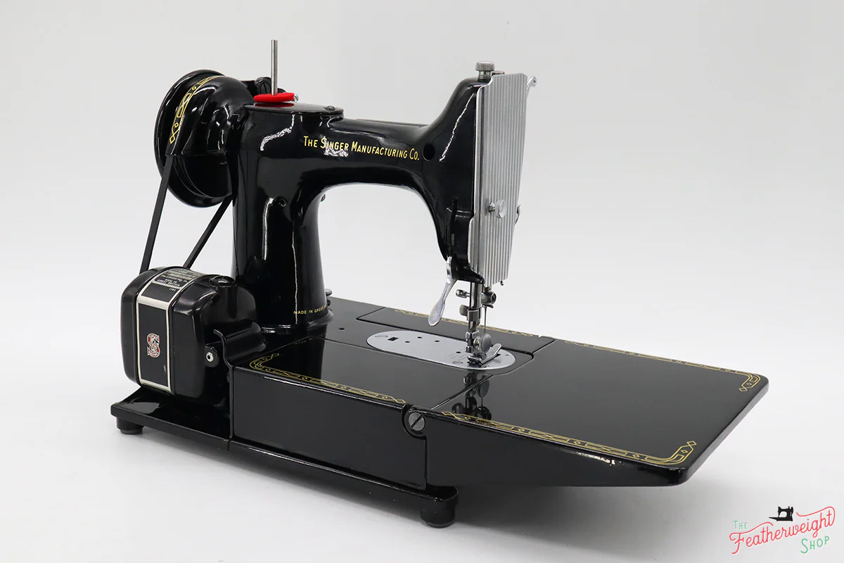 Singer Featherweight 222K Sewing Machine EJ9107** - Image 8