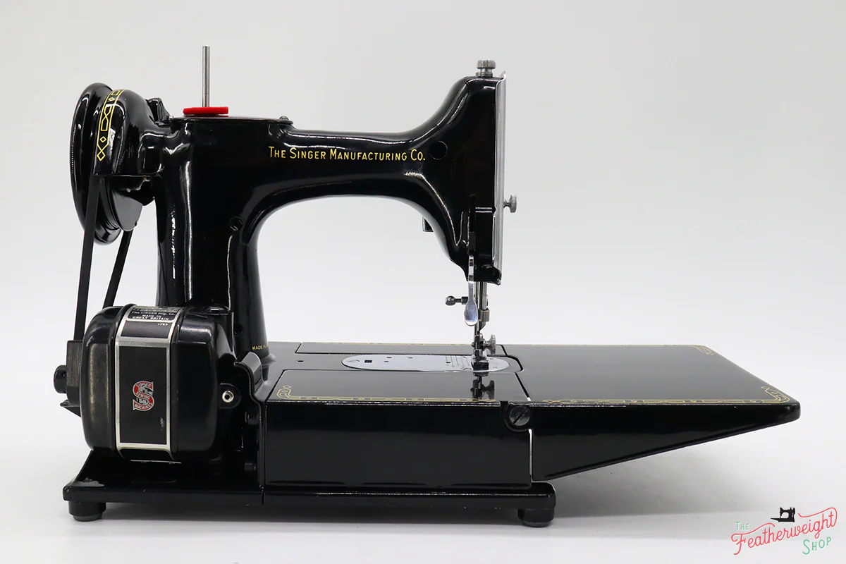 Singer Featherweight 222K Sewing Machine EJ9107** - Image 9