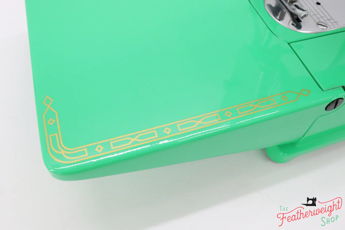 Singer Featherweight 222K Sewing Machine EJ9108** - Fully Restored in Minty Mint Candy Green - Image 10