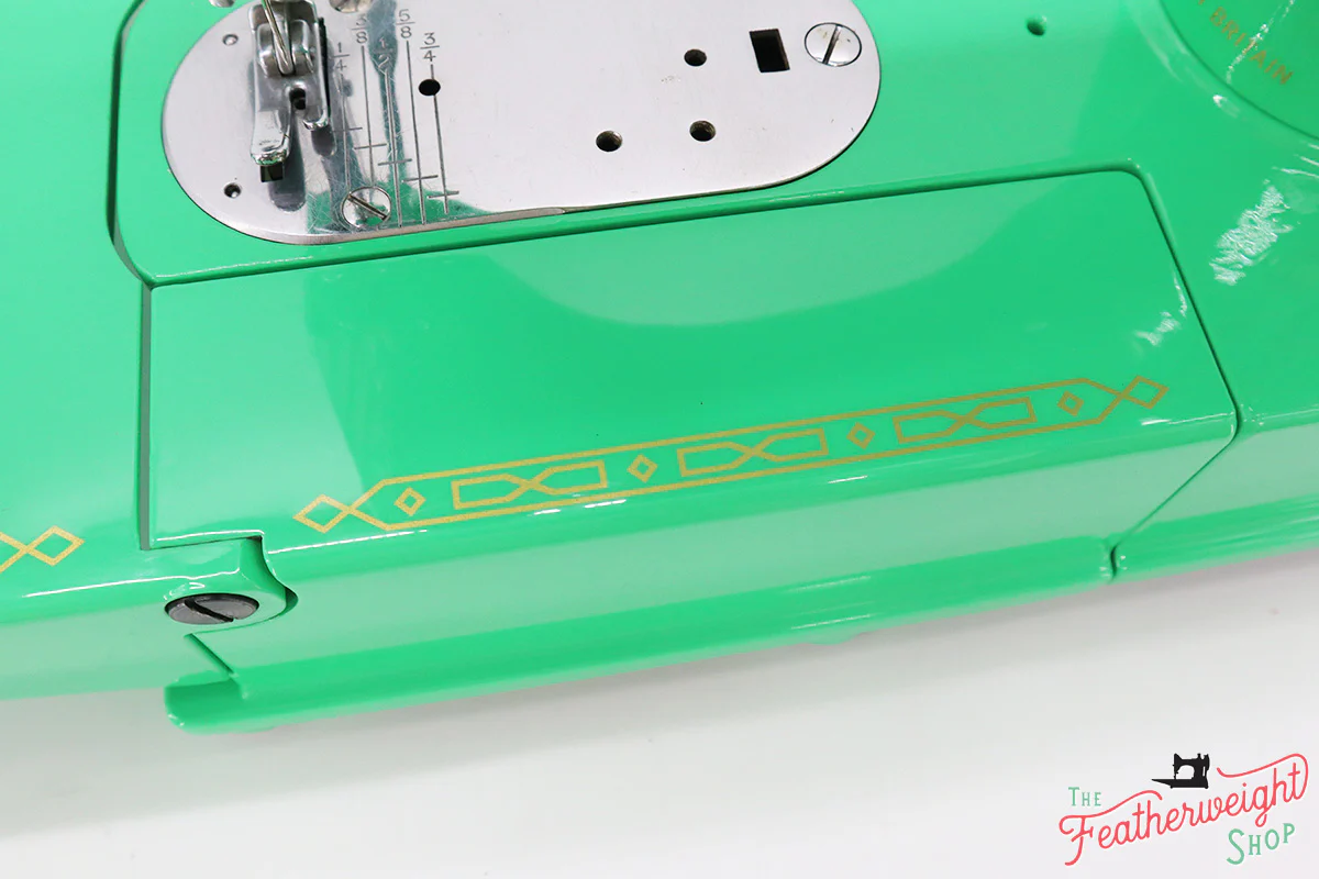 Singer Featherweight 222K Sewing Machine EJ9108** - Fully Restored in Minty Mint Candy Green - Image 11