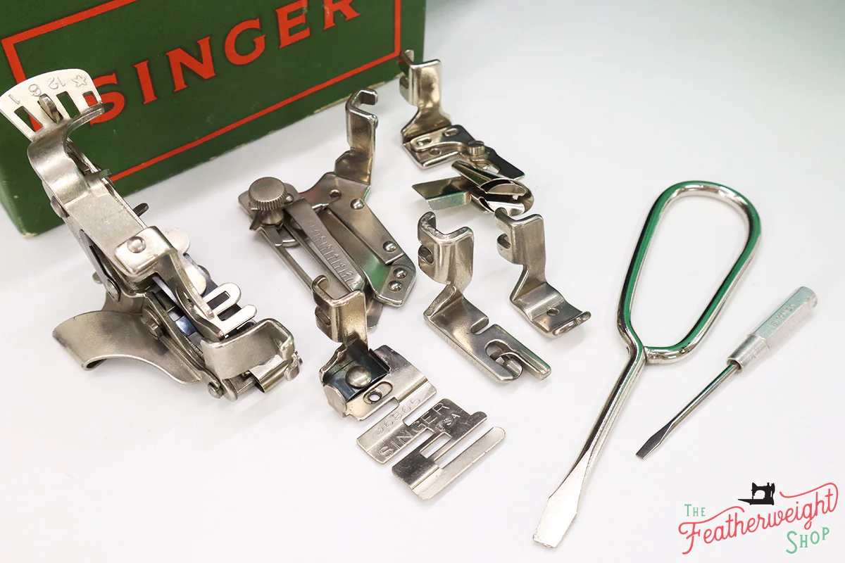 Singer Featherweight 222K Sewing Machine EJ9108** - Fully Restored in Minty Mint Candy Green - Image 18