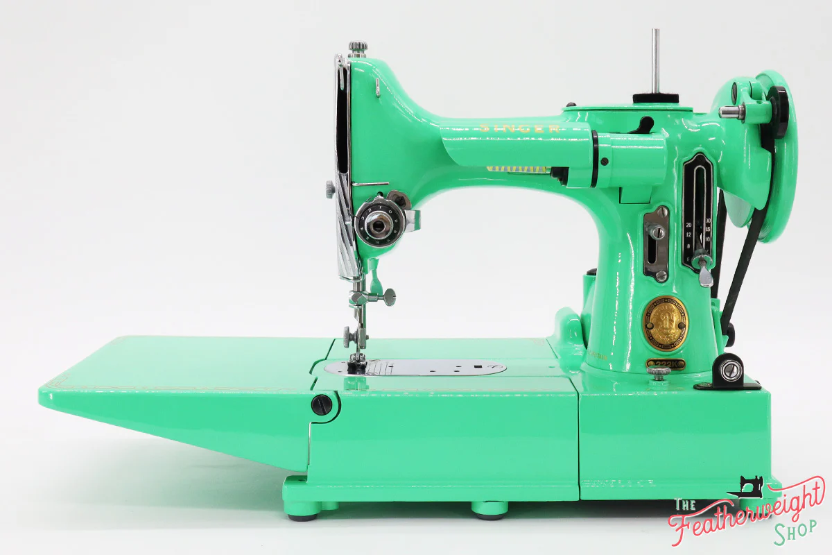 Singer Featherweight 222K Sewing Machine EJ9108** - Fully Restored in Minty Mint Candy Green - Image 3