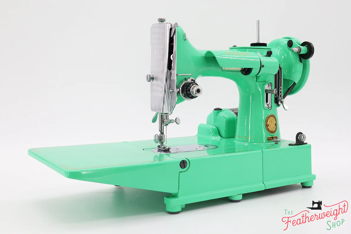 Singer Featherweight 222K Sewing Machine EJ9108** - Fully Restored in Minty Mint Candy Green - Image 4
