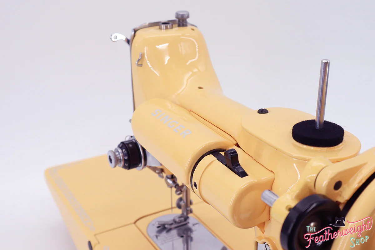 Singer Featherweight 222K Sewing Machine EK320*** - Fully Restored in 'Dreamy Mai Tai' - Image 13