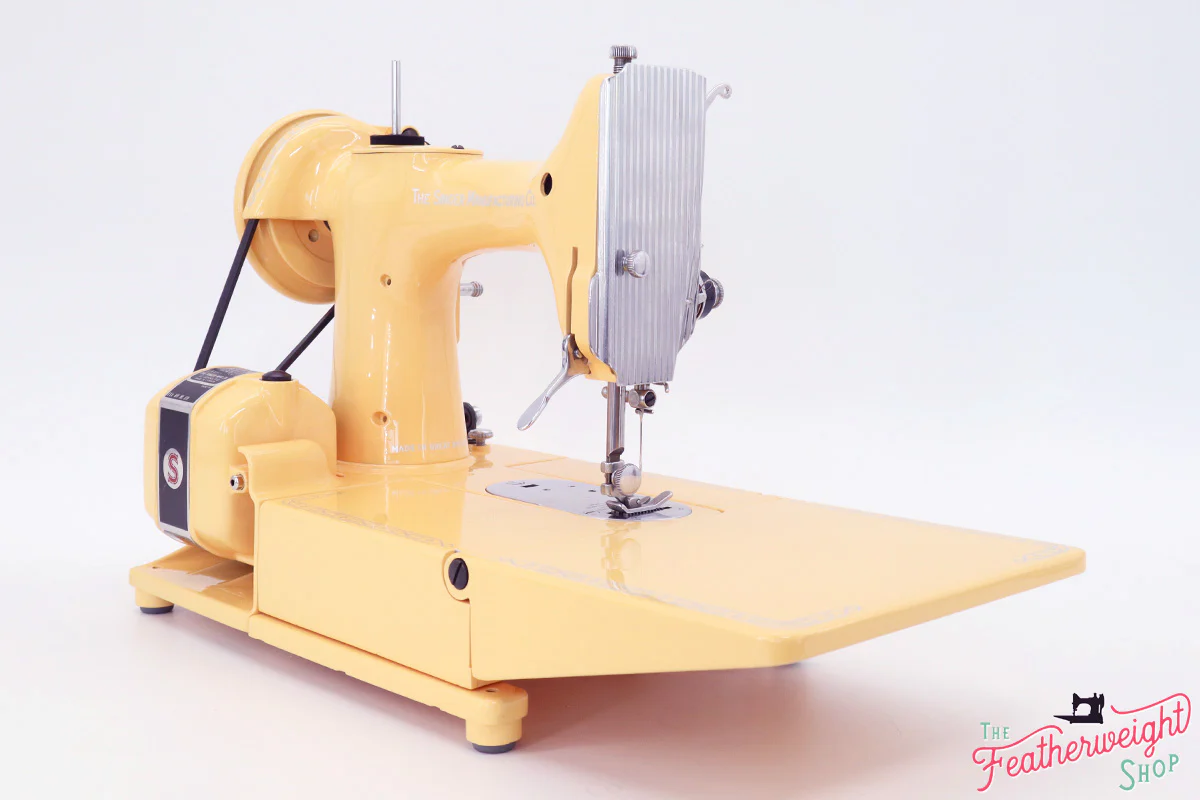 Singer Featherweight 222K Sewing Machine EK320*** - Fully Restored in 'Dreamy Mai Tai' - Image 7