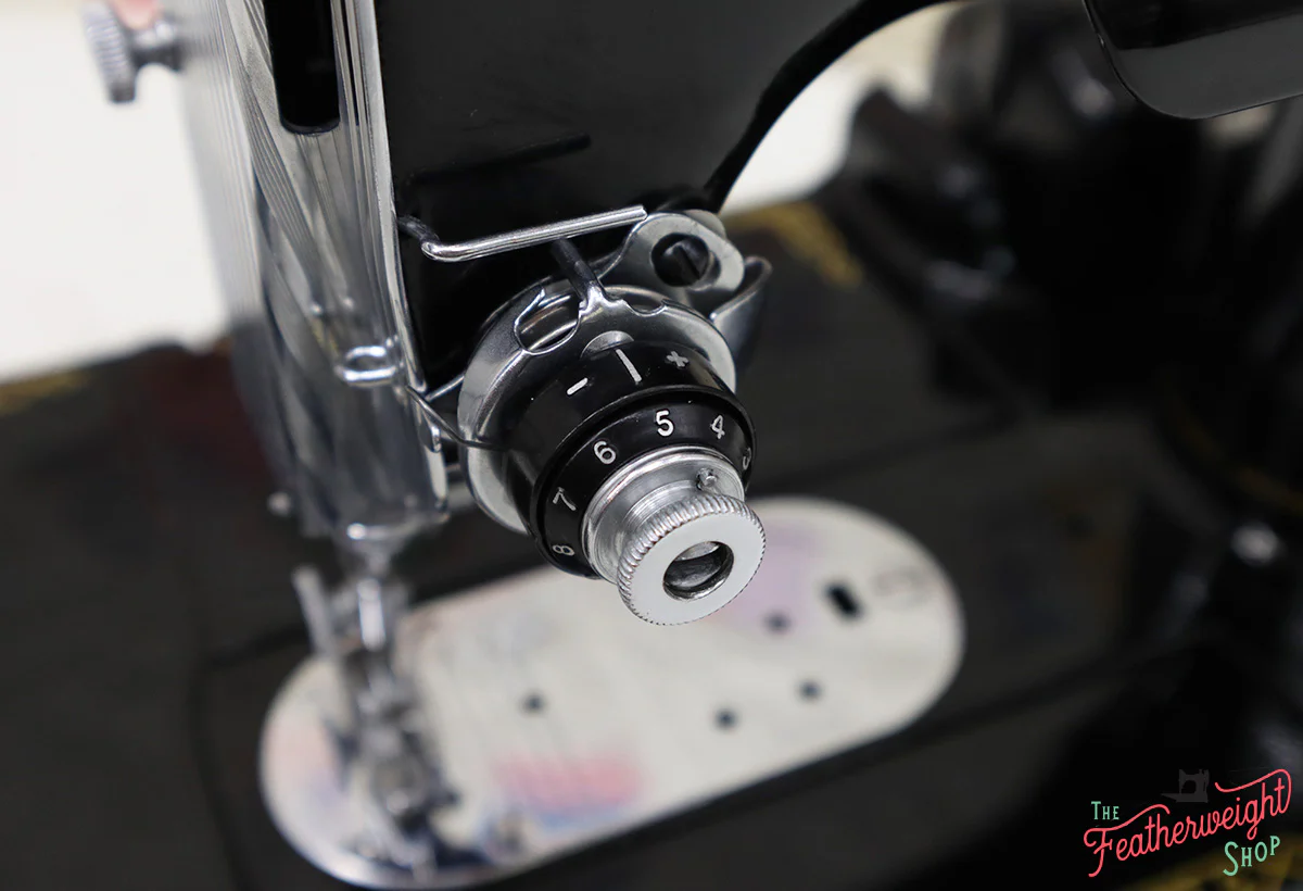 Singer Featherweight 222K Sewing Machine EK3212** - Image 17