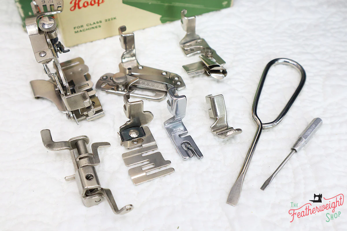 Singer Featherweight 222K Sewing Machine EK3212** - Image 21