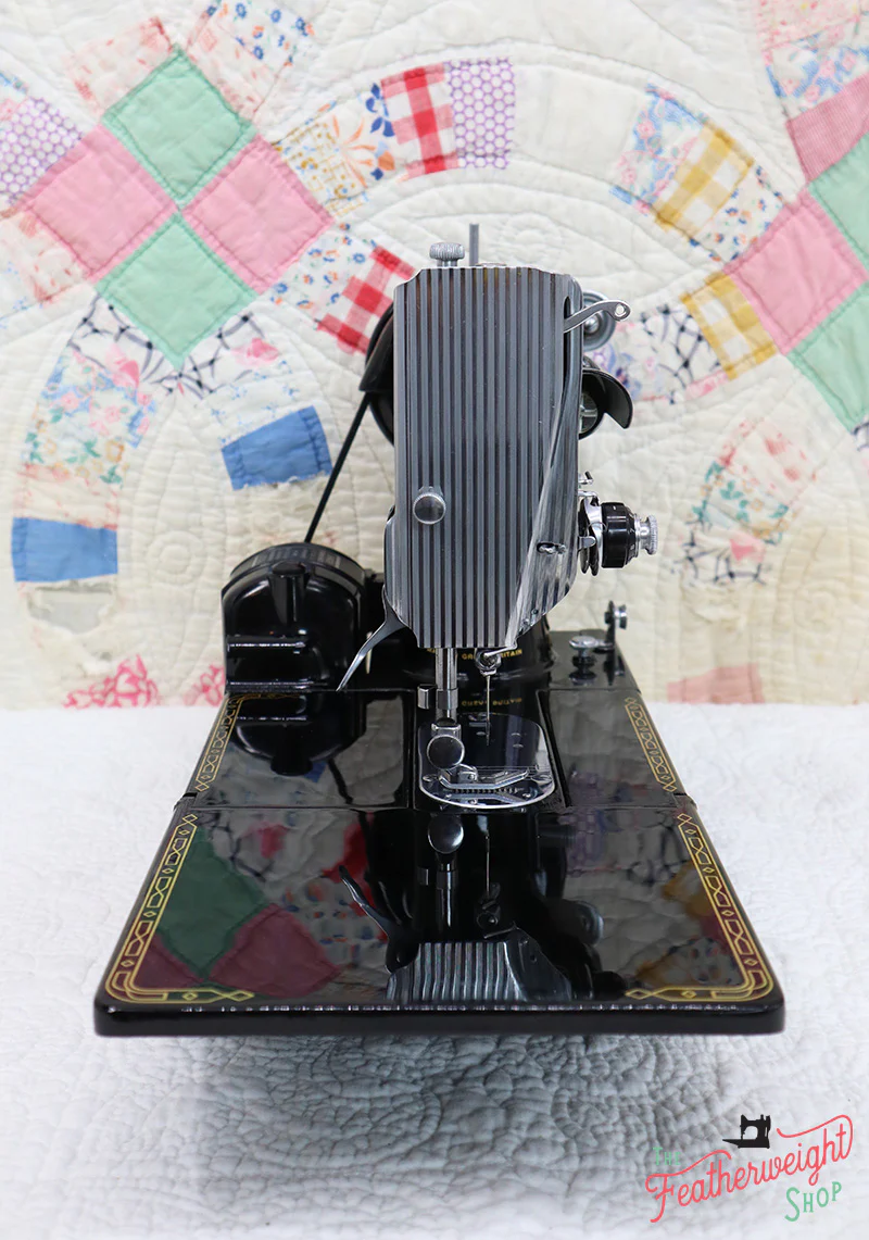 Singer Featherweight 222K Sewing Machine EK3212** - Image 5