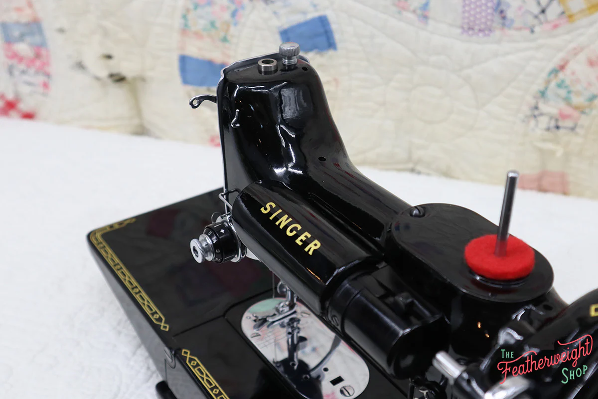 Singer Featherweight 222K Sewing Machine EK3212** - Image 9