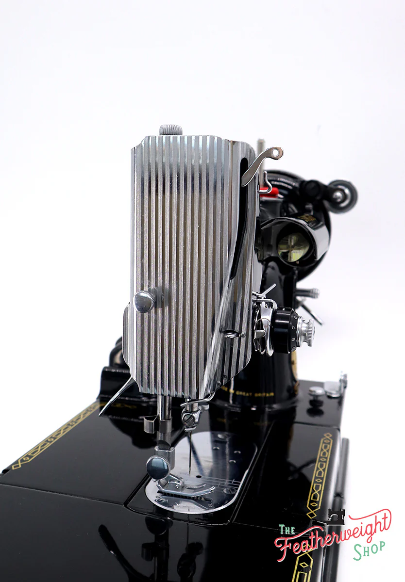 Singer Featherweight 222K Sewing Machine EK3213** - Image 15