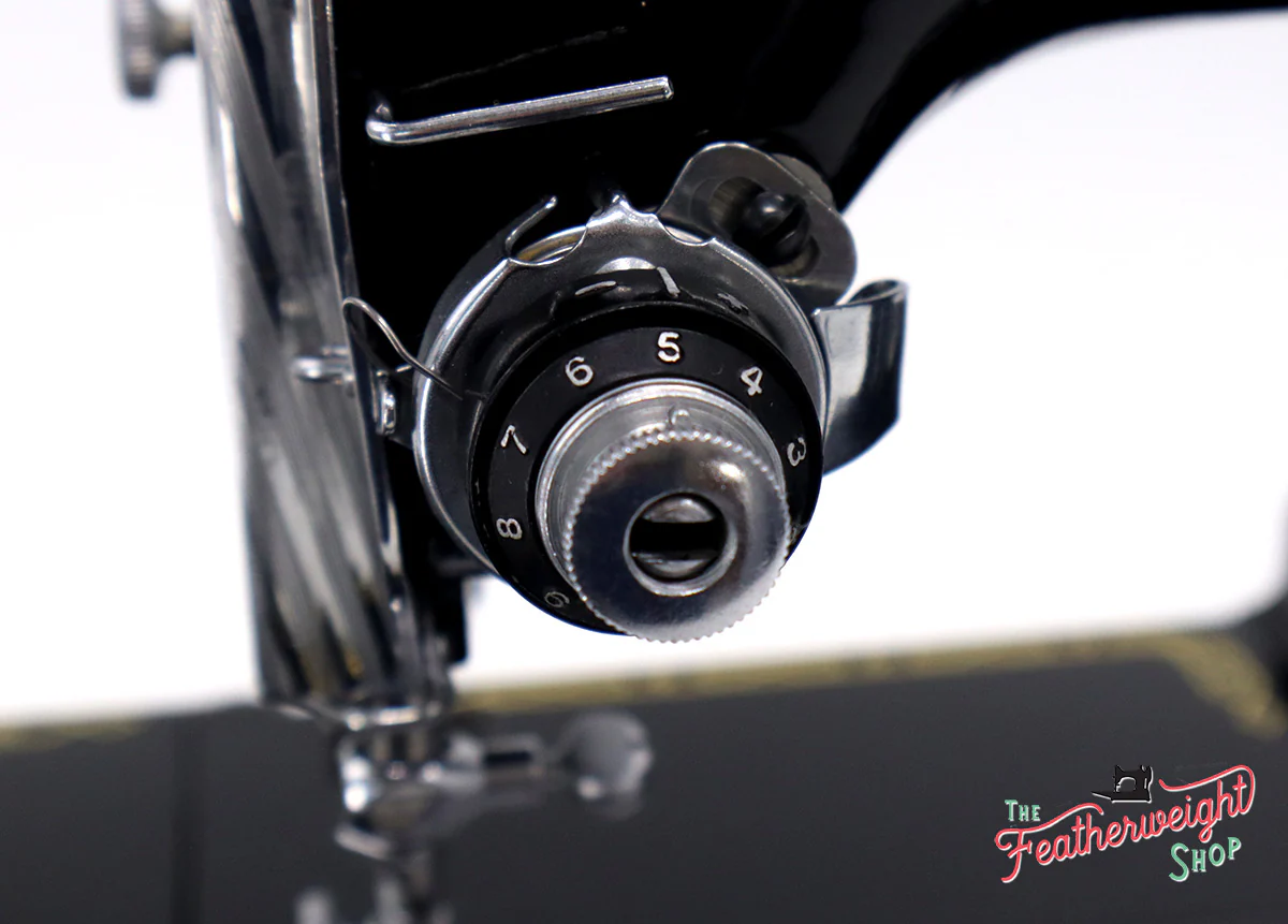 Singer Featherweight 222K Sewing Machine EK3213** - Image 16