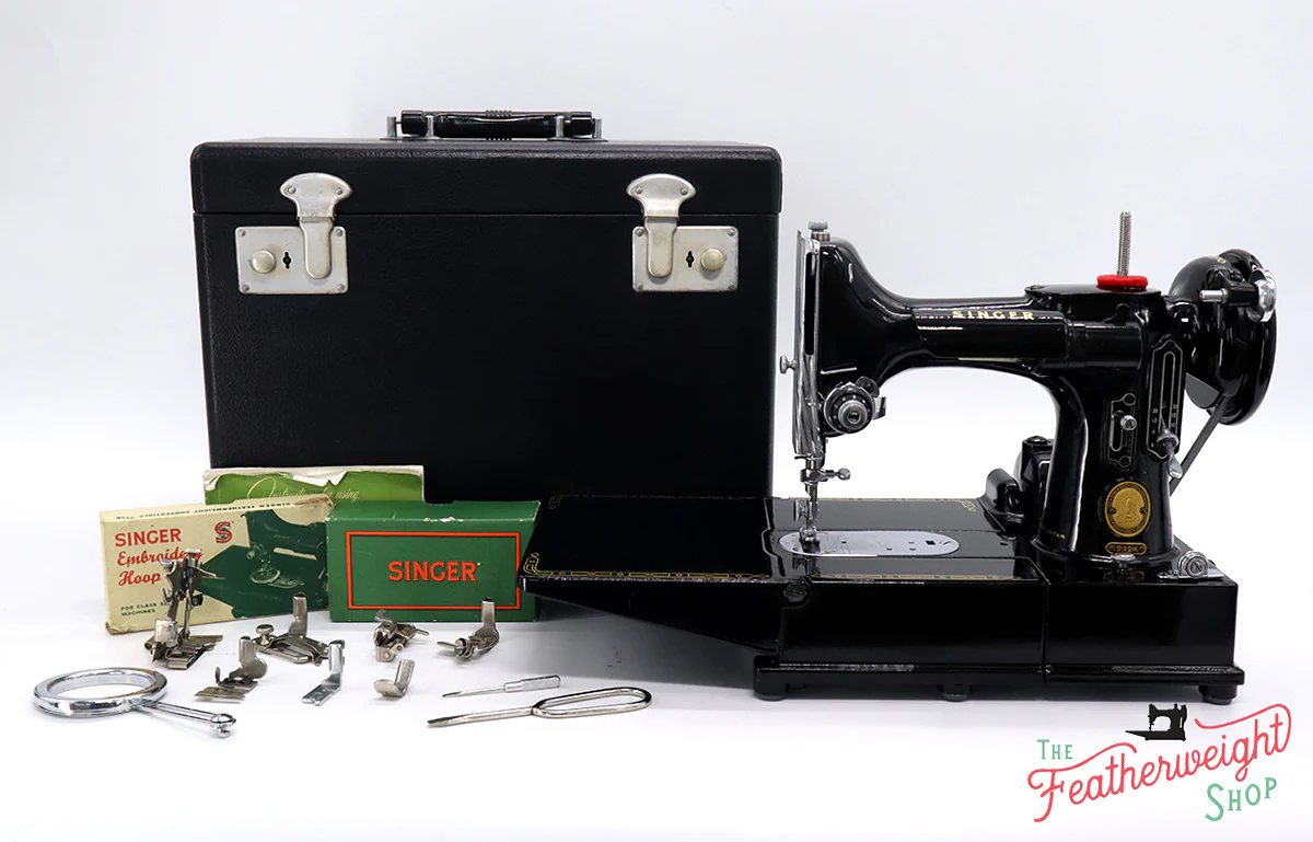 Singer Featherweight 222K Sewing Machine EK3213** - Image 2