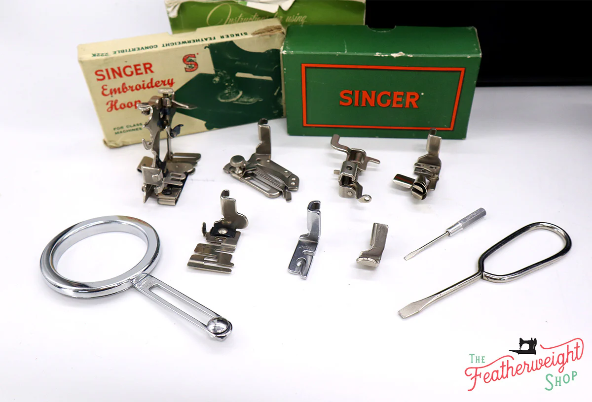Singer Featherweight 222K Sewing Machine EK3213** - Image 20
