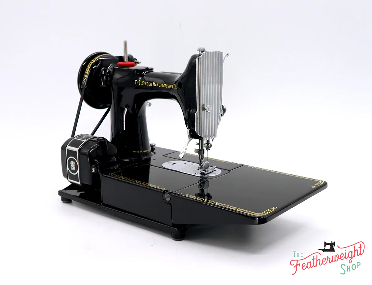 Singer Featherweight 222K Sewing Machine EK3213** - Image 7
