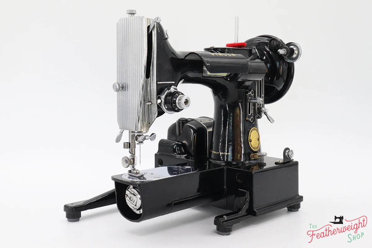 Singer Featherweight 222K Sewing Machine EK322*** - Image 2