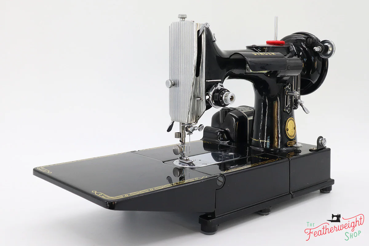 Singer Featherweight 222K Sewing Machine EK322*** - Image 4