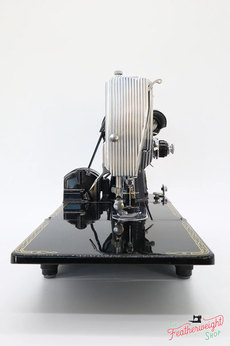 Singer Featherweight 222K Sewing Machine EK322*** - Image 5