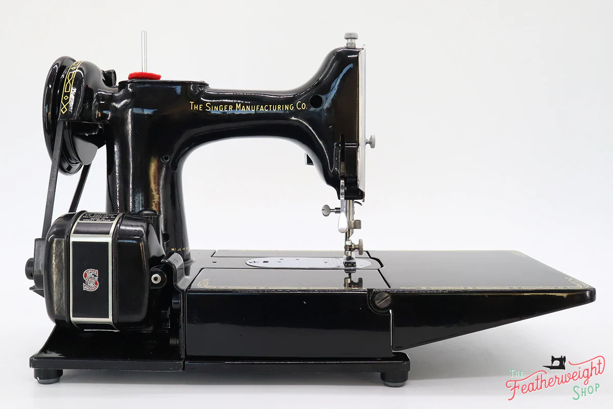 Singer Featherweight 222K Sewing Machine EK322*** - Image 8
