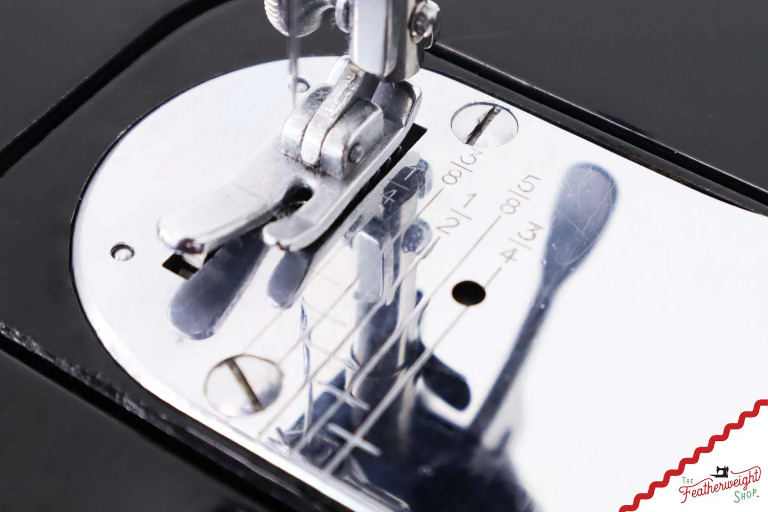 Singer Featherweight 222K Sewing Machine - EK3225**, 1955 - Image 16