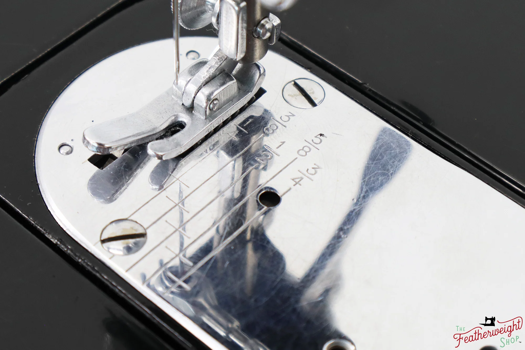 Singer Featherweight 222K Sewing Machine - EK3231**, 1955 - Image 15