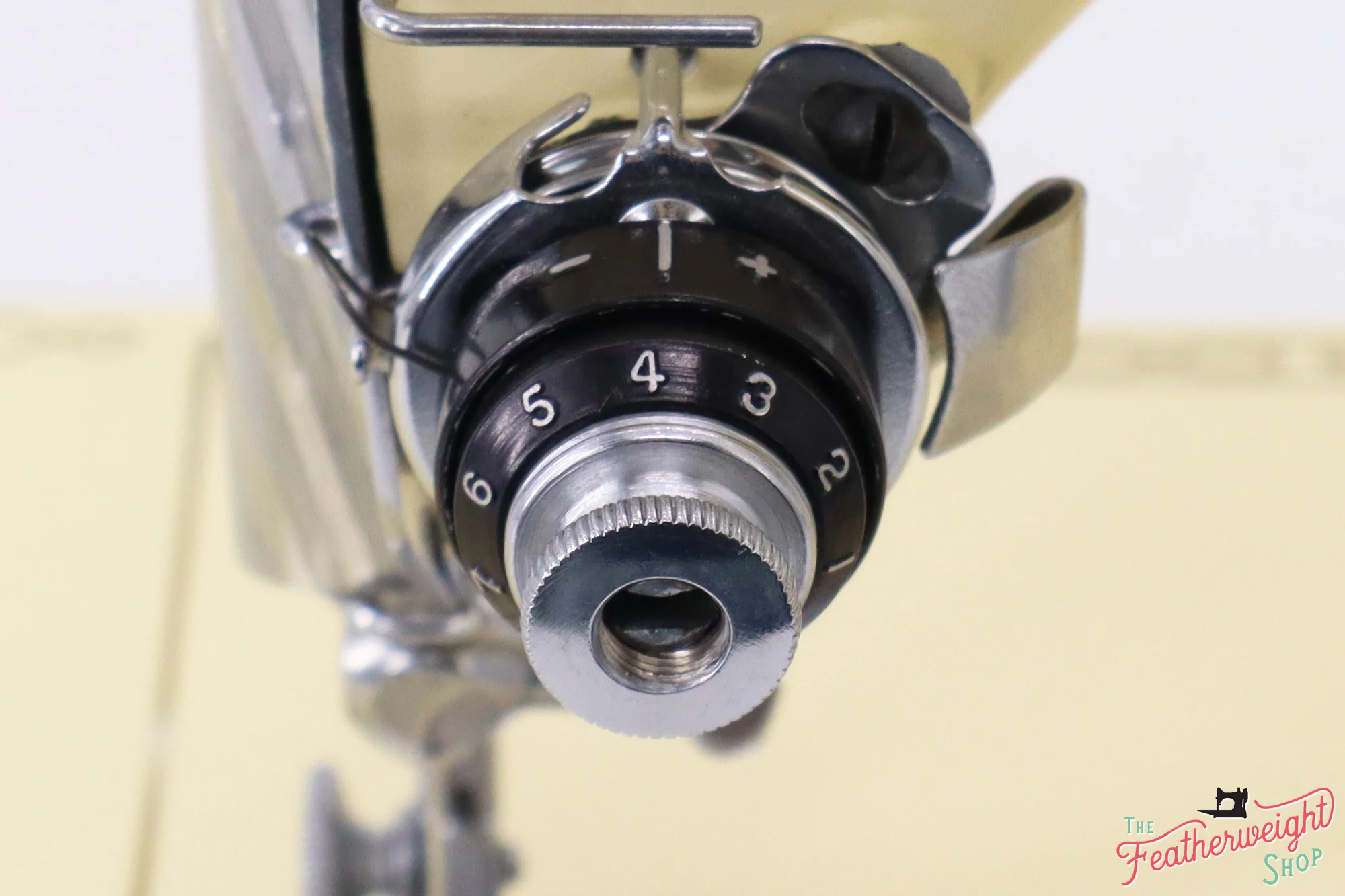 Singer Featherweight 222K Sewing Machine EK3238** - Fully Restored in 'Sugar Cookie' - Image 16