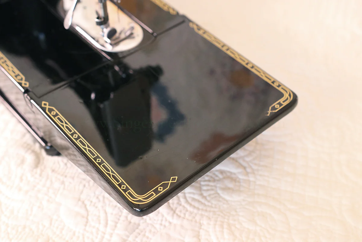 Singer Featherweight 222K Sewing Machine EK324*** - Image 10