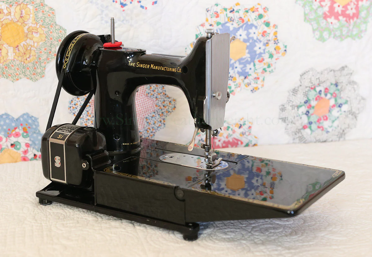Singer Featherweight 222K Sewing Machine EK324*** - Image 6
