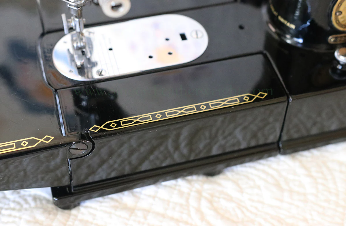 Singer Featherweight 222K Sewing Machine EK324*** - Image 9