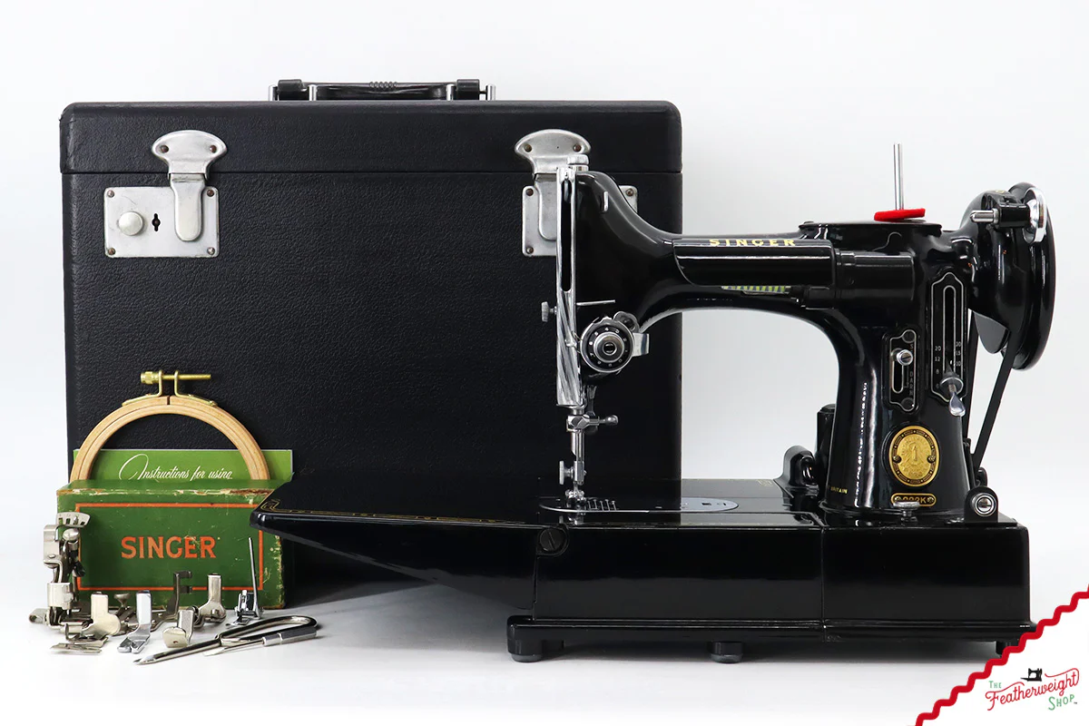 Singer Featherweight 222K Sewing Machine - EK3244**, 1955 - Image 2