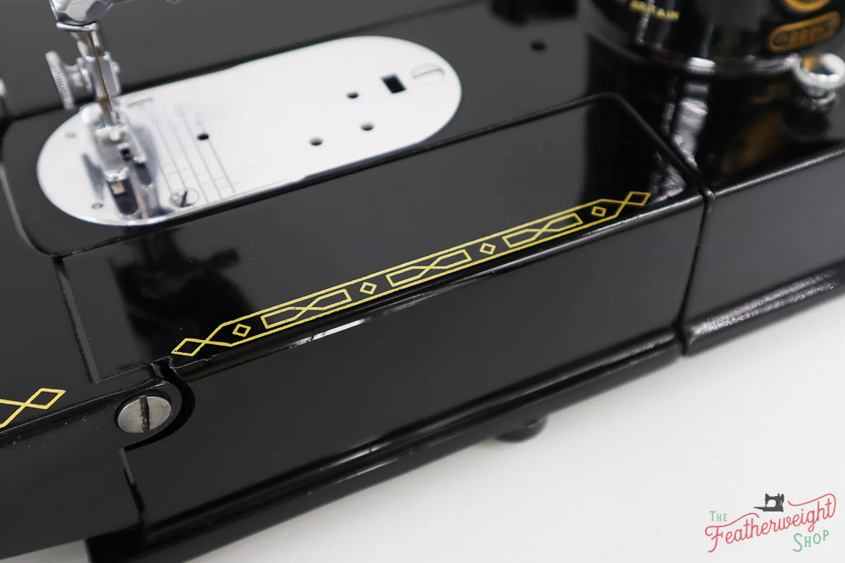 Singer Featherweight 222K Sewing Machine EK3247** - Image 10
