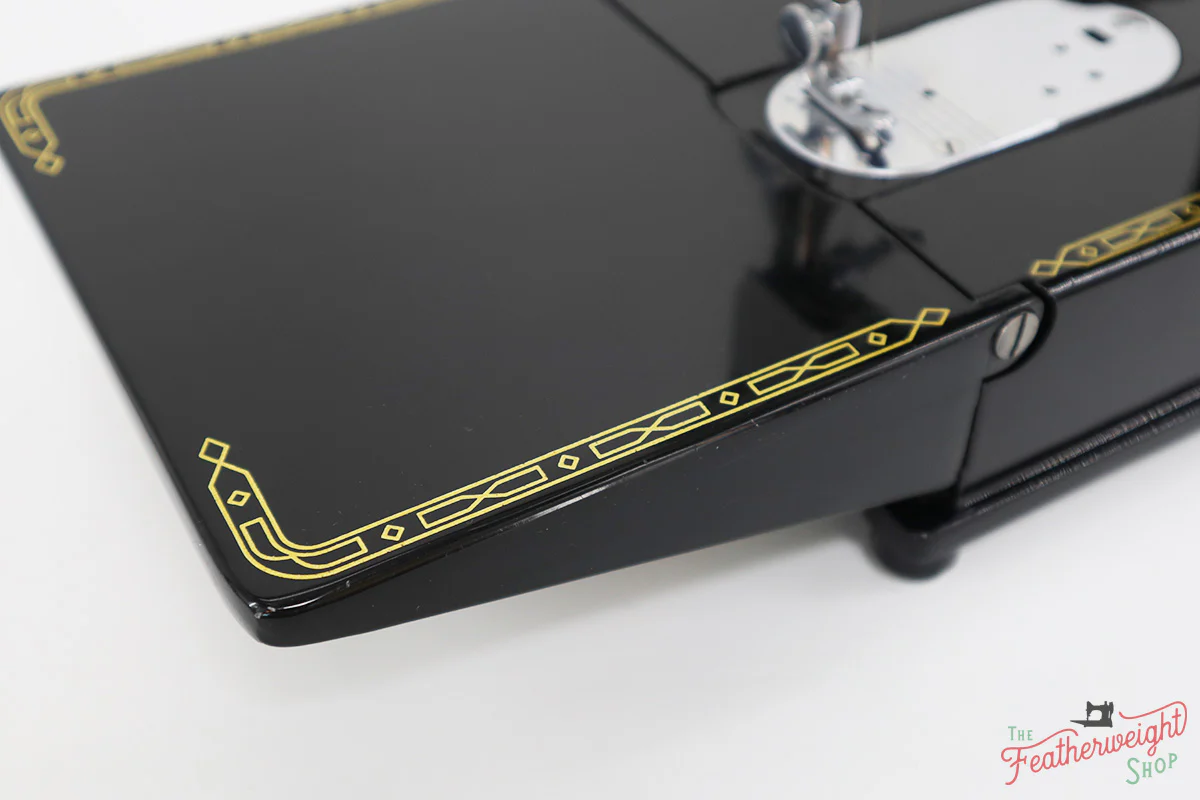 Singer Featherweight 222K Sewing Machine EK3247** - Image 9