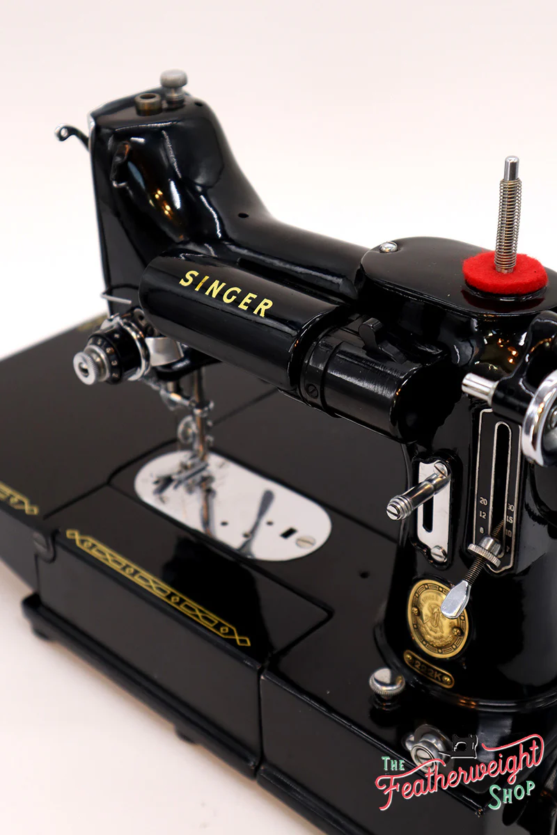 Singer Featherweight 222K Sewing Machine EK325*** - Image 10