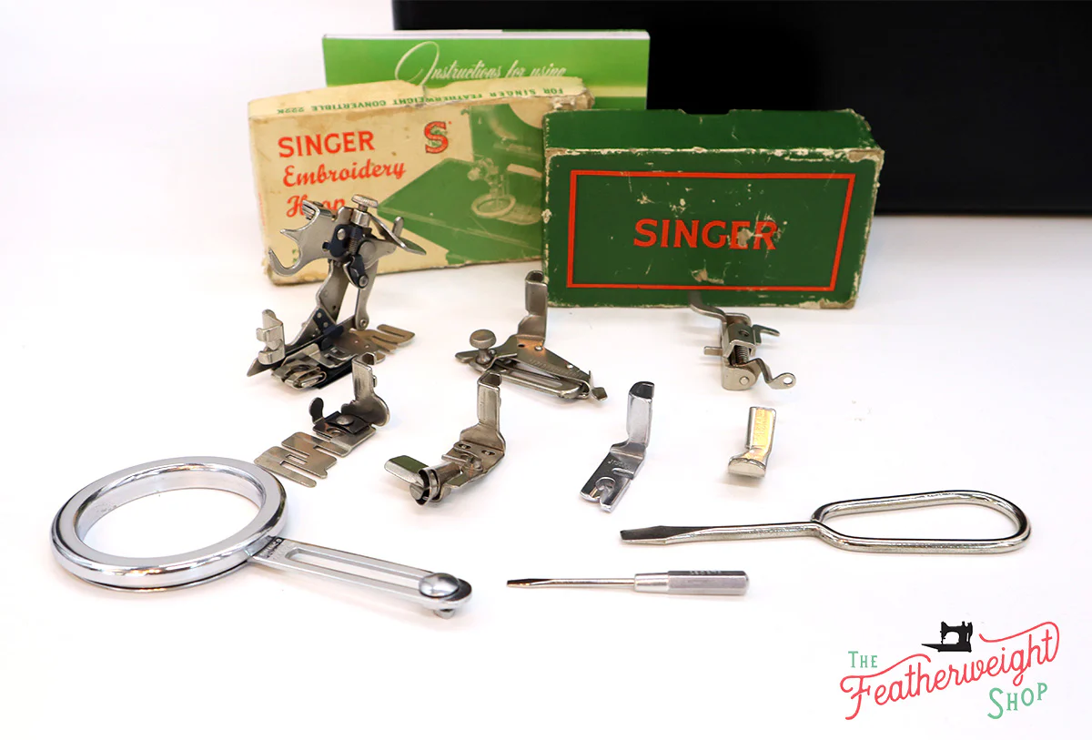 Singer Featherweight 222K Sewing Machine EK325*** - Image 22