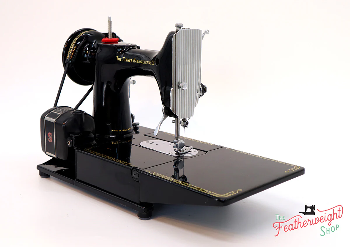 Singer Featherweight 222K Sewing Machine EK325*** - Image 8
