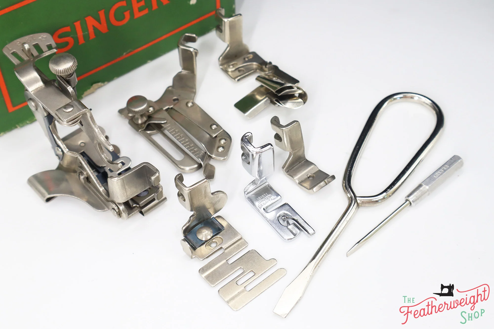Singer Featherweight 222K Sewing Machine - EK3253** - 1955 - Image 18