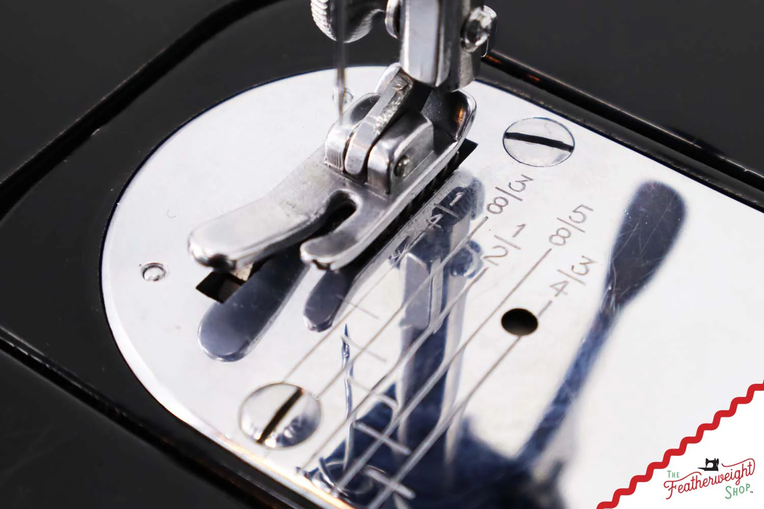 Singer Featherweight 222K Sewing Machine - EK3256**, 1955 - Image 15