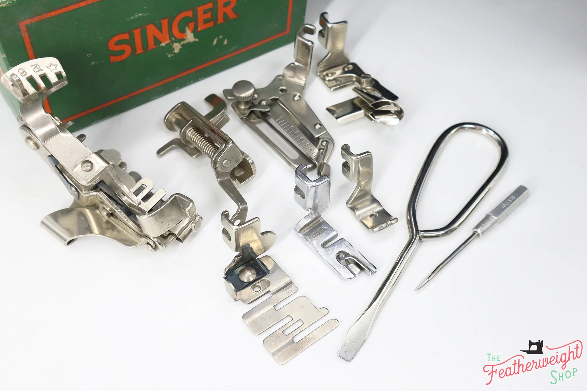 Singer Featherweight 222K Sewing Machine EK326*** - Image 19