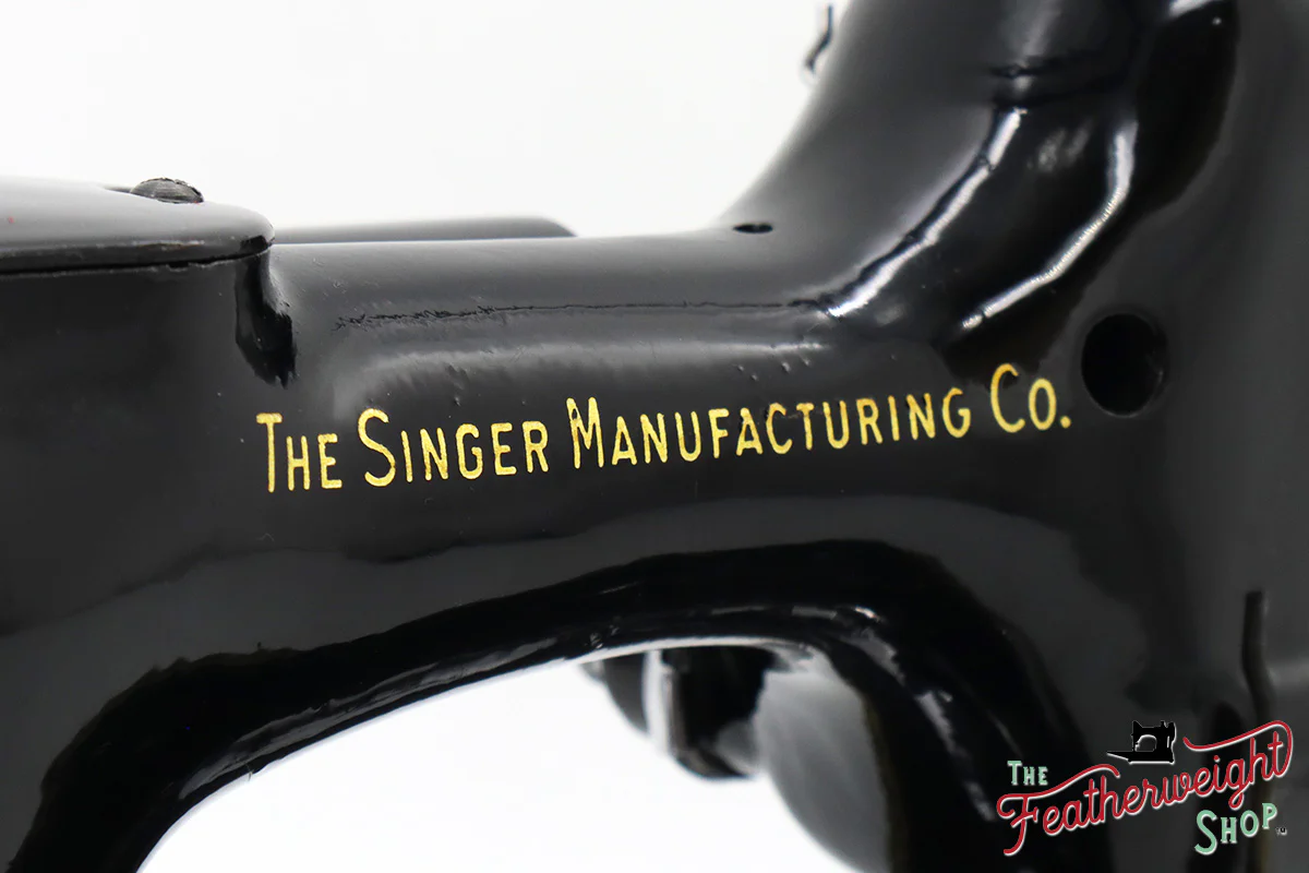 Singer Featherweight 222K Sewing Machine - EK3262**, 1955 - Image 15