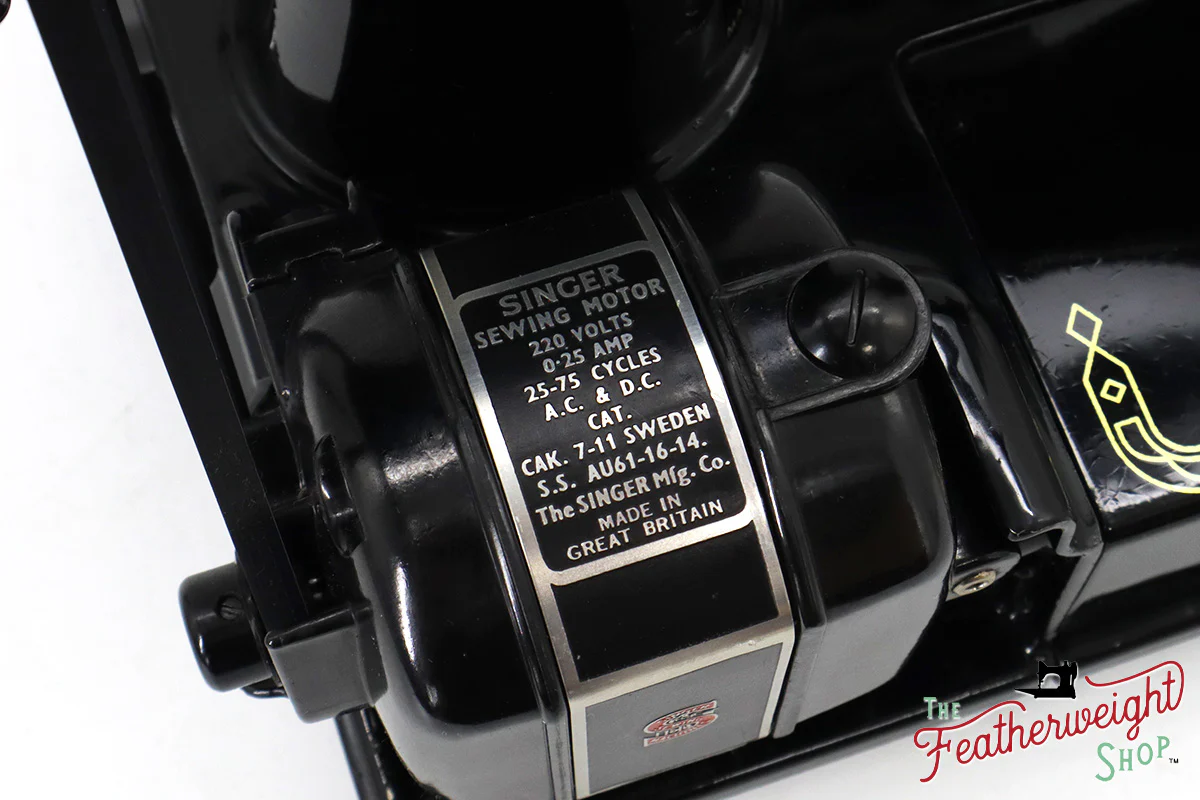 Singer Featherweight 222K Sewing Machine - EK3262**, 1955 - Image 19