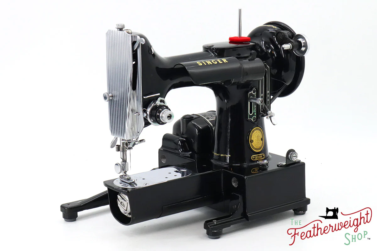 Singer Featherweight 222K Sewing Machine - EK3262**, 1955 - Image 2