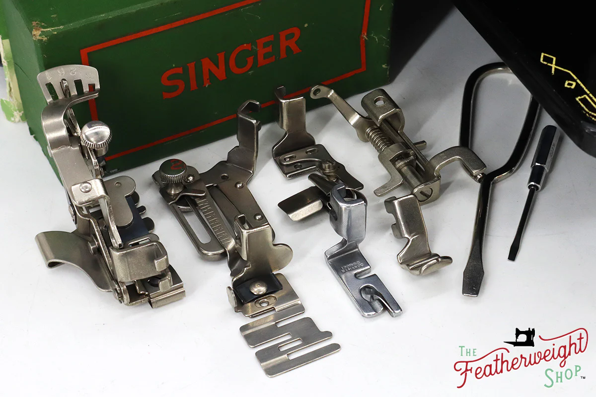 Singer Featherweight 222K Sewing Machine - EK3262**, 1955 - Image 20