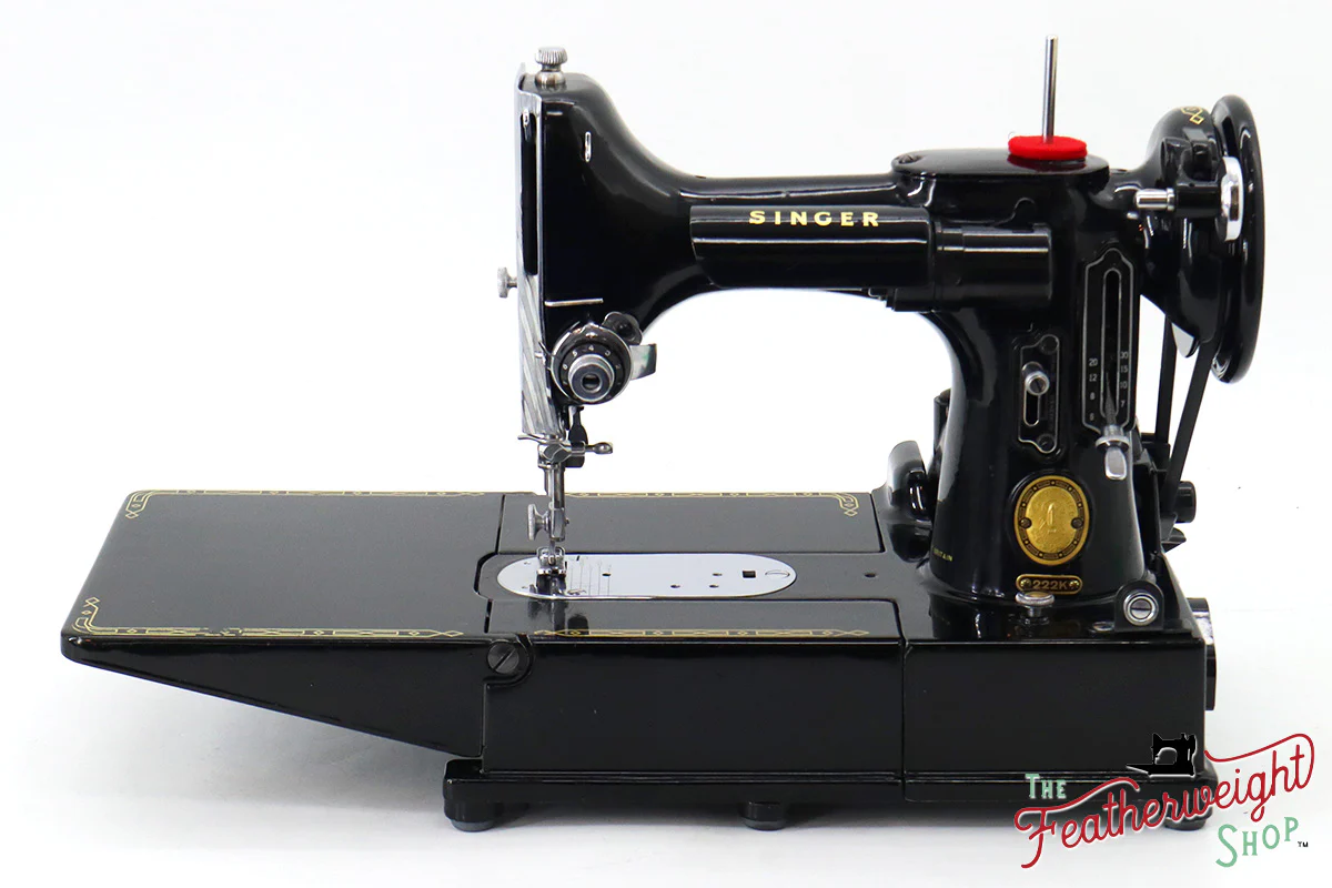 Singer Featherweight 222K Sewing Machine - EK3262**, 1955 - Image 4