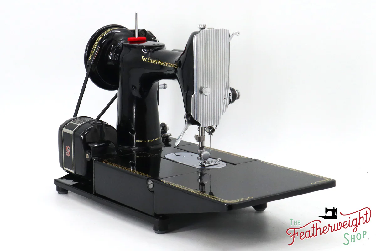 Singer Featherweight 222K Sewing Machine - EK3262**, 1955 - Image 7