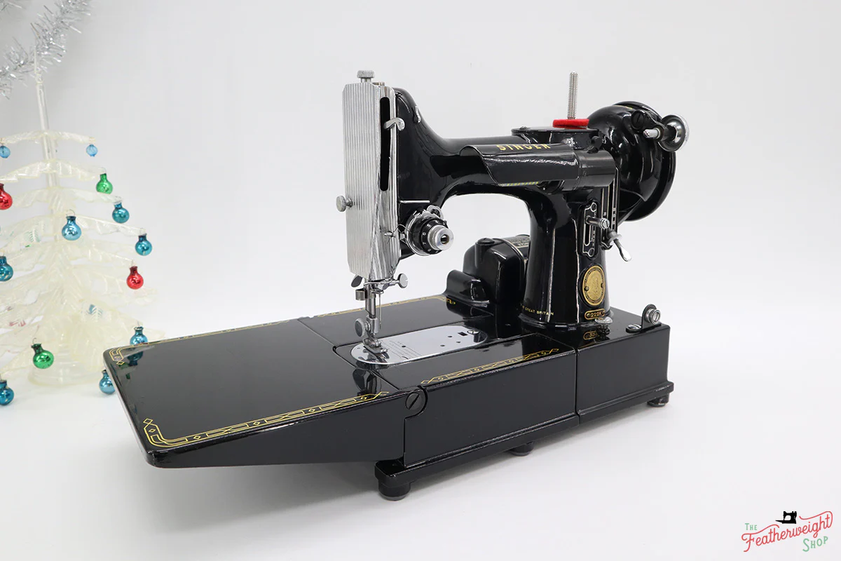 Singer Featherweight 222K Sewing Machine EK328*** - Image 2