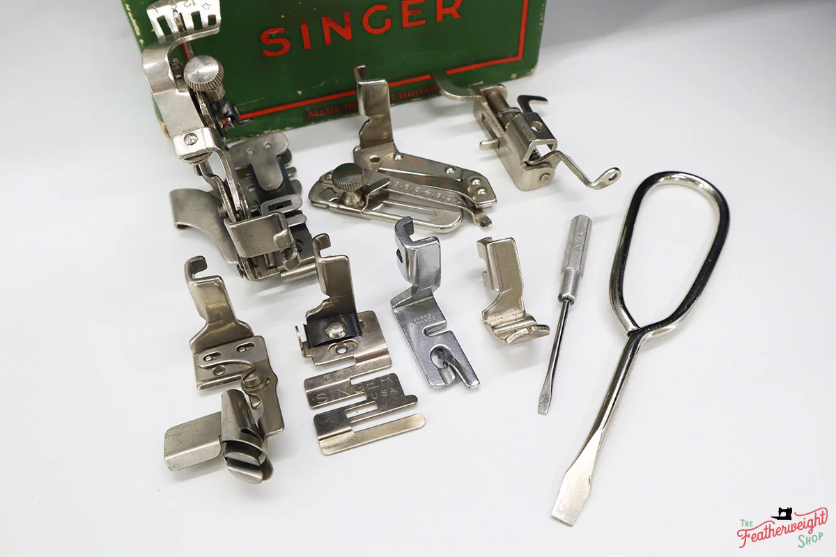 Singer Featherweight 222K Sewing Machine EK328*** - Image 21