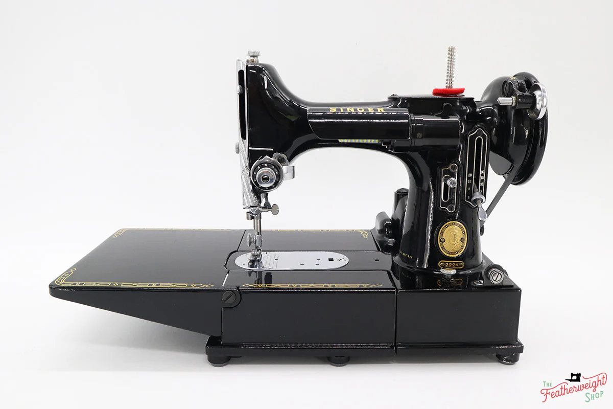 Singer Featherweight 222K Sewing Machine EK328*** - Image 4