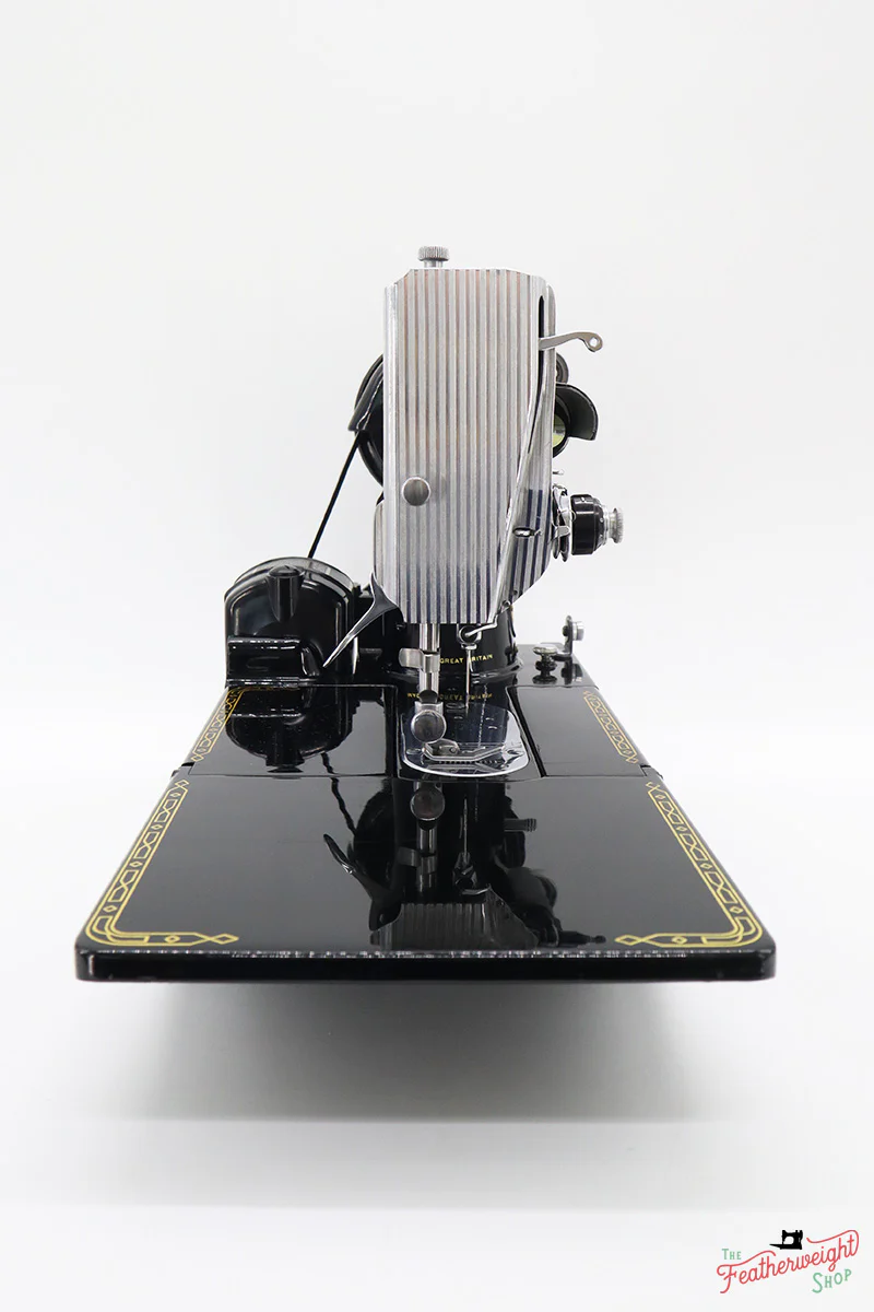 Singer Featherweight 222K Sewing Machine EK328*** - Image 5
