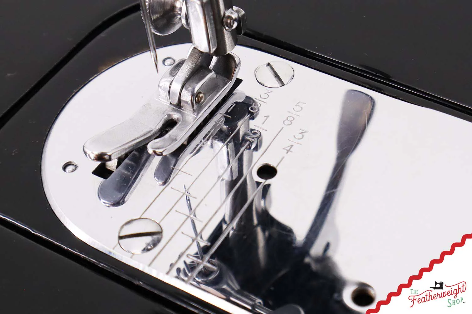 Singer Featherweight 222K Sewing Machine - EK32827*, 1955 - Image 14