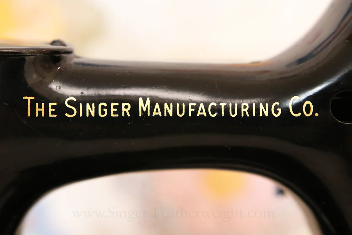 Singer Featherweight 222K Sewing Machine EK329*** - Image 11
